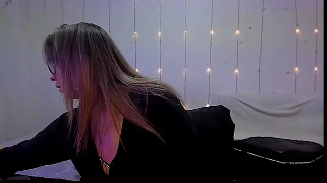 Snapshot of MichelleManson chatting on 01/31/25, 10:10 MichelleManson online show from 01/31/25, 10:10