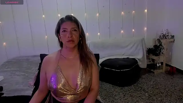 Snapshot of MichelleManson chatting on 03/06/25, 01:35 MichelleManson online show from 03/06/25, 01:35