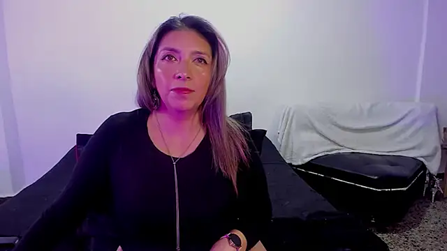 Snapshot of MichelleManson chatting on 09/18/25, 10:06 MichelleManson online show from 09/18/25, 10:06