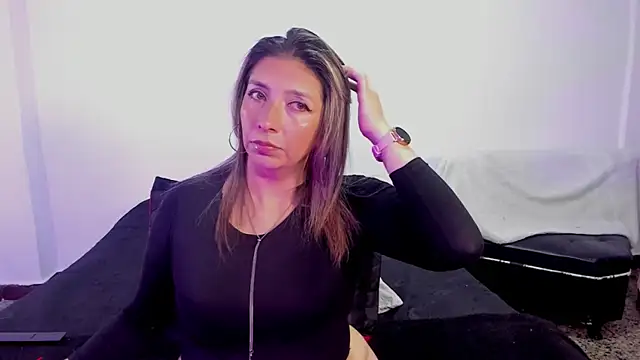 Snapshot of MichelleManson chatting on 09/23/25, 09:23 MichelleManson online show from 09/23/25, 09:23