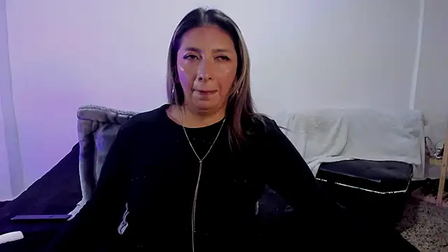 Snapshot of MichelleManson chatting on 10/25/25, 09:06 MichelleManson online show from 10/25/25, 09:06