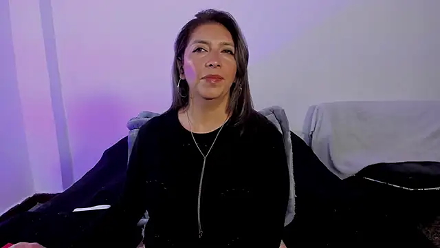 Snapshot of MichelleManson chatting on 11/22/25, 10:25 MichelleManson online show from 11/22/25, 10:25