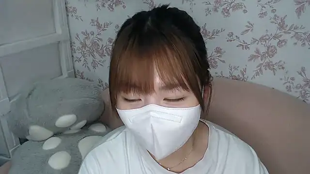 mei hosina online show from 06/16/26, 04:42