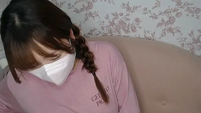 mei hosina online show from 06/18/26, 03:49