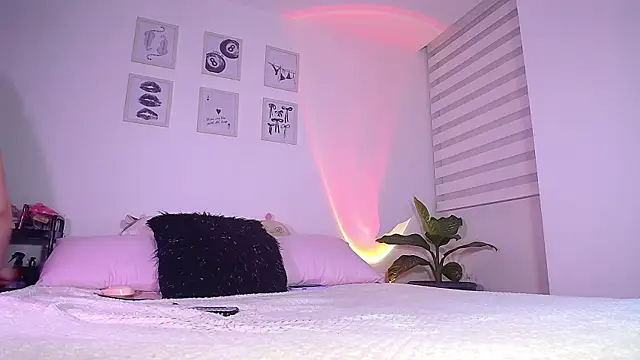 cattaleya02 online show from 12/01/25, 10:59