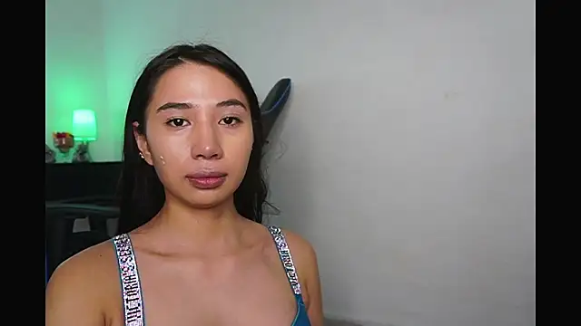 Snapshot of AlessiaVix chatting on 12/29/24, 04:51 AlessiaVix online show from 12/29/24, 04:51