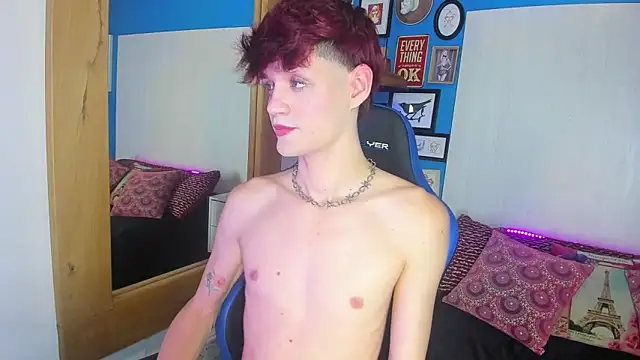 Snapshot of VladHellsing4 chatting on 01/01/25, 03:57 VladHellsing4 online show from 01/01/25, 03:57