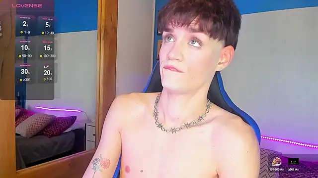 Snapshot of VladHellsing4 chatting on 02/25/25, 02:44 VladHellsing4 online show from 02/25/25, 02:44