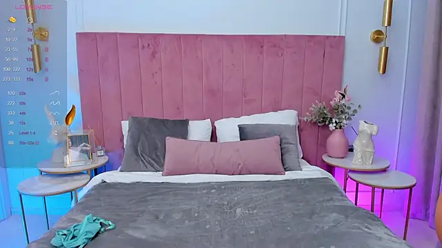 Snapshot of MilaVoxx chatting on 12/06/24, 06:04 MilaVoxx online show from 12/06/24, 06:04