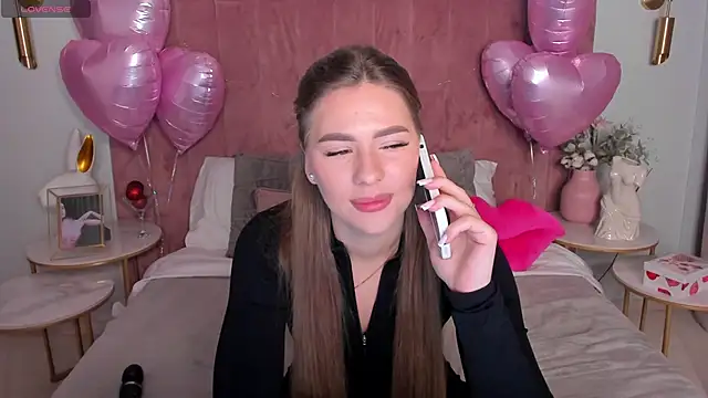 MilaVoxx online show from 02/15/26, 05:48