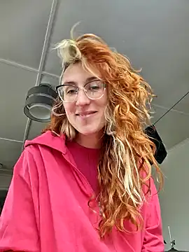 Snapshot of Afrania chatting on 12/11/24, 02:33 Afrania online show from 12/11/24, 02:33