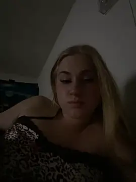 Prettypinkisland online show from 06/30/26, 02:34
