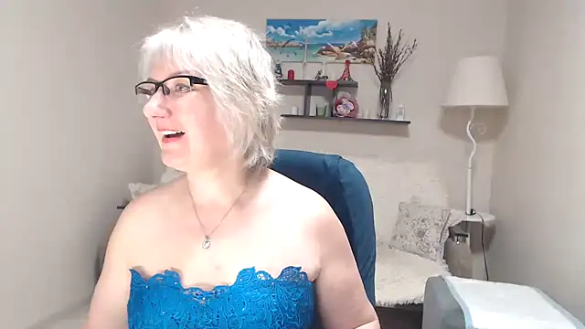 FleurMays online show from 04/01/26, 07:42