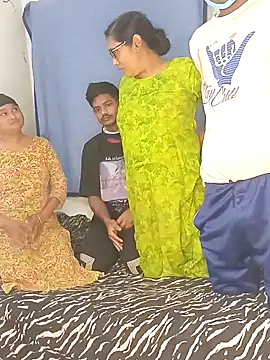 Snapshot of ArishaCouple chatting on 01/28/25, 06:05 ArishaCouple online show from 01/28/25, 06:05