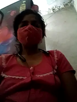 Snapshot of Gautami-telugu chatting on 03/08/25, 08:35 Gautami-telugu online show from 03/08/25, 08:35