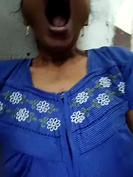 Snapshot of Gautami-telugu chatting on 09/27/25, 03:00 Gautami-telugu online show from 09/27/25, 03:00