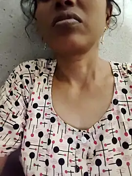 Snapshot of Gautami-telugu chatting on 10/04/25, 01:53 Gautami-telugu online show from 10/04/25, 01:53