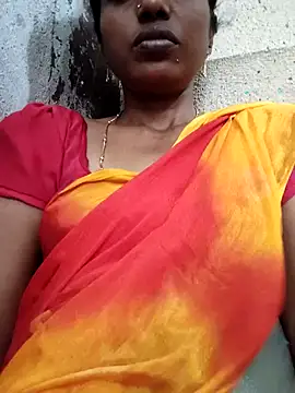 Snapshot of Gautami-telugu chatting on 10/05/25, 08:12 Gautami-telugu online show from 10/05/25, 08:12