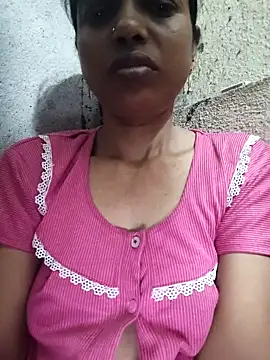 Snapshot of Gautami-telugu chatting on 10/09/25, 08:29 Gautami-telugu online show from 10/09/25, 08:29