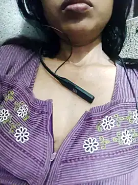 Snapshot of Gautami-telugu chatting on 10/14/25, 09:04 Gautami-telugu online show from 10/14/25, 09:04