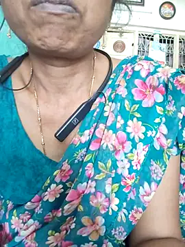 Snapshot of Gautami-telugu chatting on 10/16/25, 09:10 Gautami-telugu online show from 10/16/25, 09:10