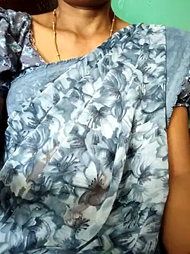 Snapshot of Gautami-telugu chatting on 10/18/25, 07:20 Gautami-telugu online show from 10/18/25, 07:20