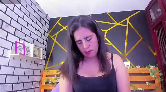 kathina giraldo online show from 12/27/24, 04:21