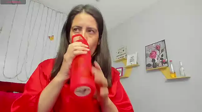 kathina giraldo online show from 02/01/25, 03:39