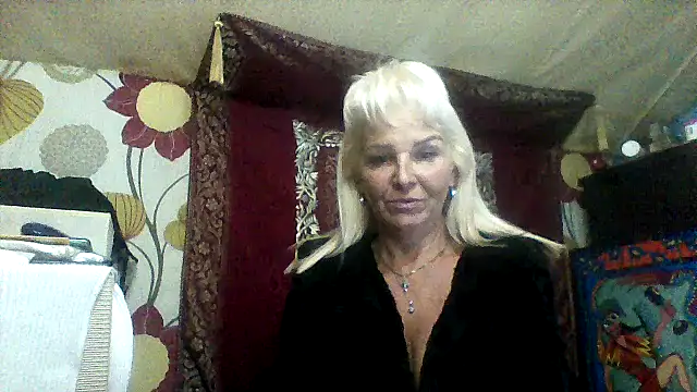 CassandraSandra44 online show from 10/31/25, 06:53