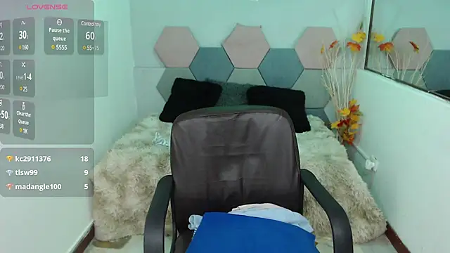 Snapshot of CharloteTaylor_ chatting on 02/15/25, 06:55 CharloteTaylor online show from 02/15/25, 06:55