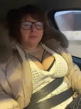 Snapshot of Tania-myr87_ZD chatting on 12/14/24, 02:01 Tania-myr87 ZD online show from 12/14/24, 02:01