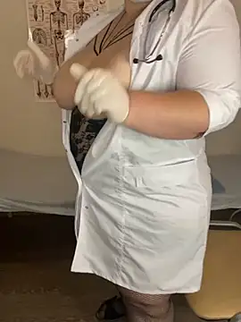 Snapshot of Tania-myr87_ZD chatting on 12/15/24, 09:45 Tania-myr87 ZD online show from 12/15/24, 09:45