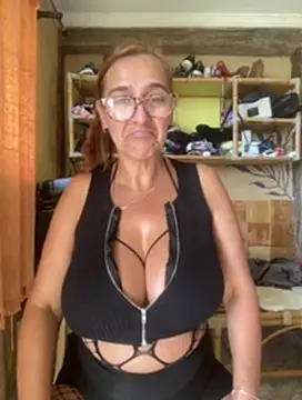 Snapshot of anastasia_and_jordan chatting on 02/26/25, 12:47 anastasia and jordan online show from 02/26/25, 12:47