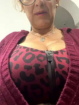 anastasia and jordan online show from 04/10/26, 11:04