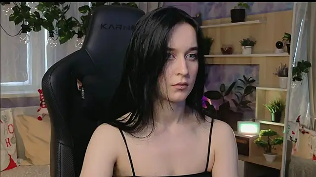 Snapshot of KiraLiLime chatting on 02/09/25, 11:58 KiraLiLime online show from 02/09/25, 11:58