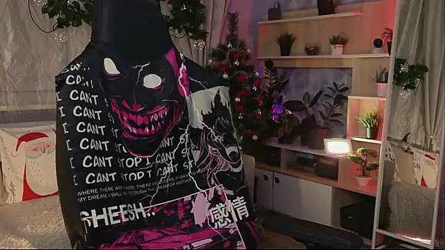 Snapshot of KiraLiLime chatting on 02/21/25, 05:31 KiraLiLime online show from 02/21/25, 05:31