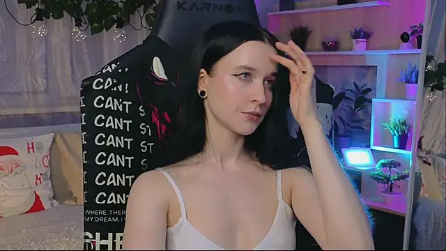 Snapshot of KiraLiLime chatting on 02/26/25, 07:27 KiraLiLime online show from 02/26/25, 07:27