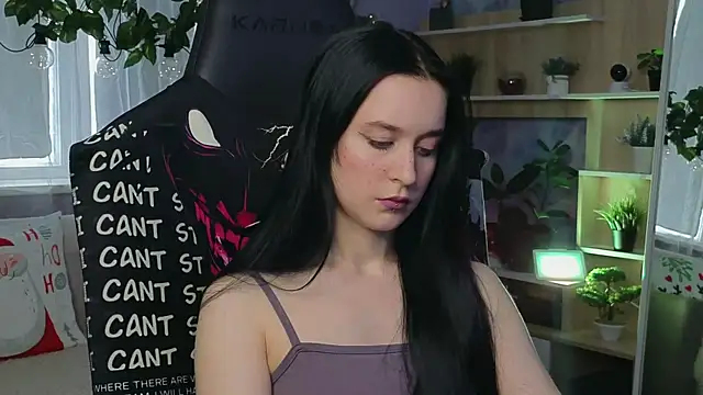 Snapshot of KiraLiLime chatting on 03/15/25, 12:02 KiraLiLime online show from 03/15/25, 12:02