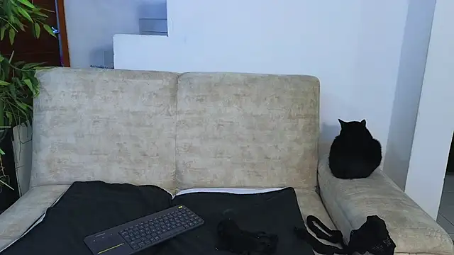 Lorenne Miller online show from 04/17/26, 03:09