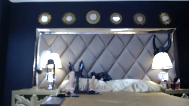 Snapshot of EvaBellucci_ chatting on 01/04/25, 12:05 EvaBellucci online show from 01/04/25, 12:05
