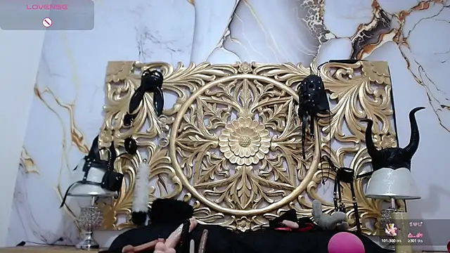 Snapshot of EvaBellucci_ chatting on 10/22/25, 07:46 EvaBellucci online show from 10/22/25, 07:46