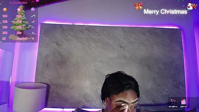 Snapshot of mia_schwarz chatting on 12/15/24, 08:47 mia schwarz online show from 12/15/24, 08:47