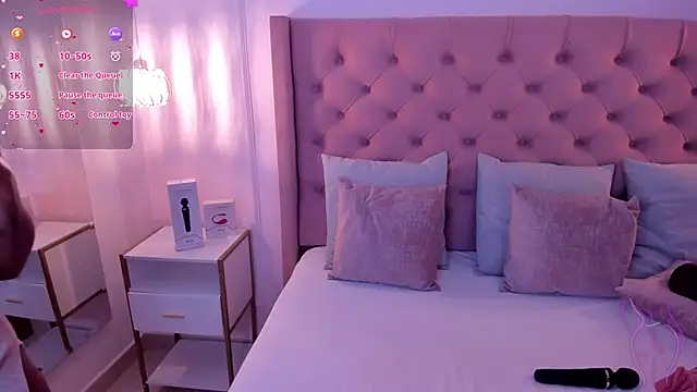 Snapshot of mia_schwarz chatting on 01/15/25, 08:26 mia schwarz online show from 01/15/25, 08:26