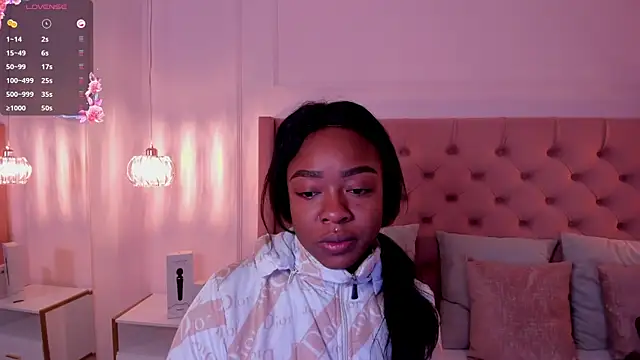 Snapshot of mia_schwarz chatting on 01/22/25, 11:45 mia schwarz online show from 01/22/25, 11:45