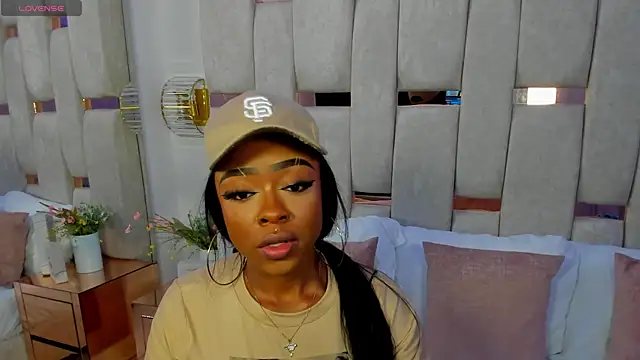 Snapshot of mia_schwarz chatting on 01/24/25, 09:58 mia schwarz online show from 01/24/25, 09:58