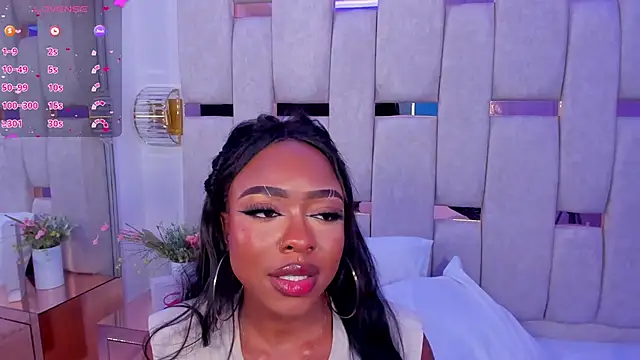 Snapshot of mia_schwarz chatting on 01/25/25, 10:50 mia schwarz online show from 01/25/25, 10:50