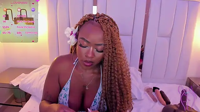 Snapshot of mia_schwarz chatting on 02/02/25, 11:00 mia schwarz online show from 02/02/25, 11:00