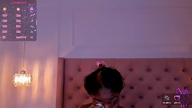 Snapshot of mia_schwarz chatting on 09/24/25, 11:46 mia schwarz online show from 09/24/25, 11:46