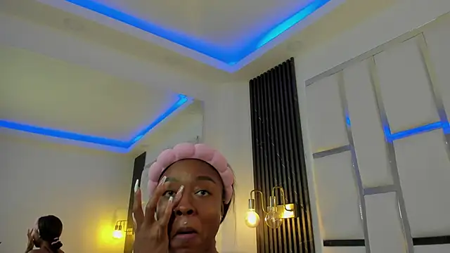 Snapshot of mia_schwarz chatting on 10/09/25, 09:46 mia schwarz online show from 10/09/25, 09:46