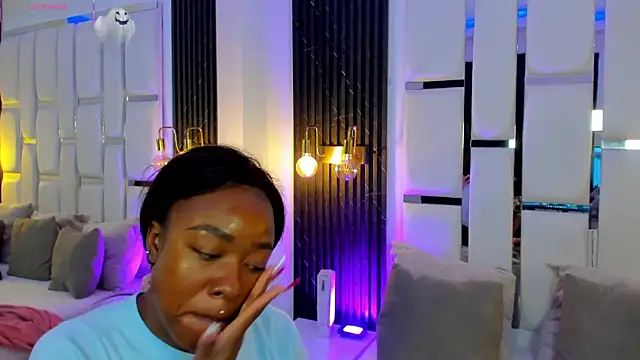 Snapshot of mia_schwarz chatting on 10/29/25, 09:05 mia schwarz online show from 10/29/25, 09:05